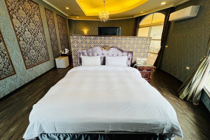 Room 12 of 67