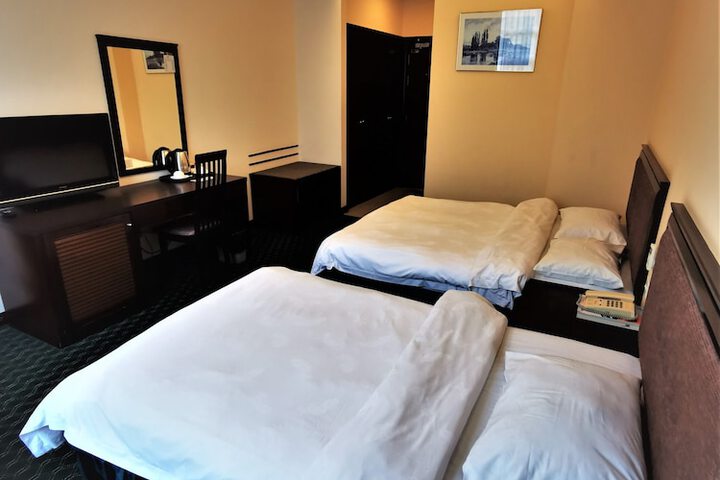 Room 9 of 43