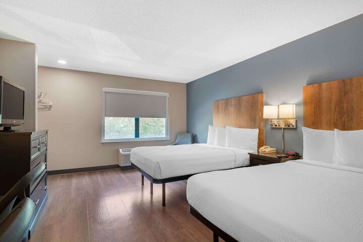Studio 2 Double Beds (2 of 5)