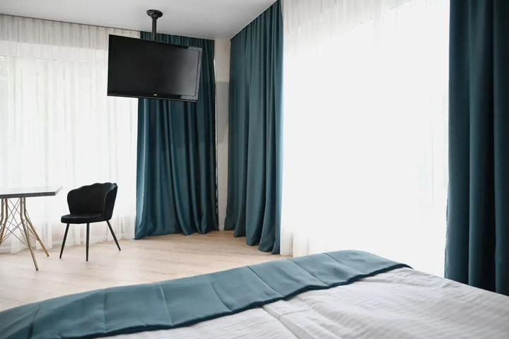 Room 12 of 32