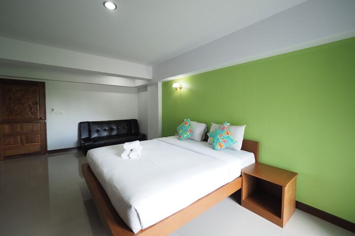 Room 9 of 31