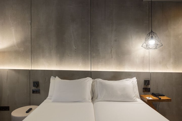 Room 32 of 88
