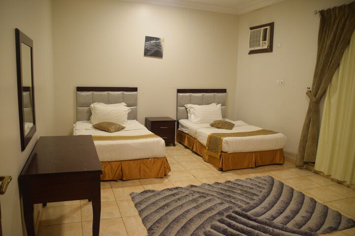 Room 2 of 2