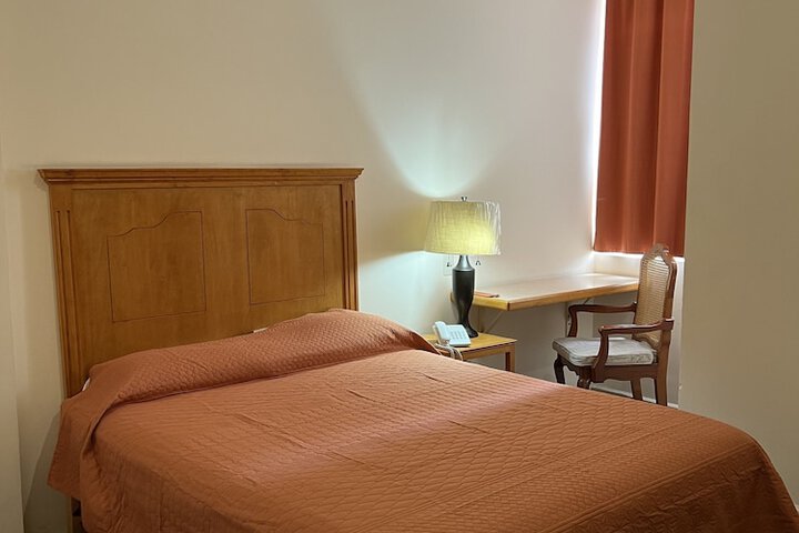 Room 16 of 46