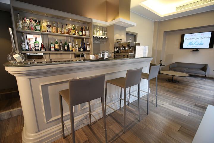 Lounge 42 of 67