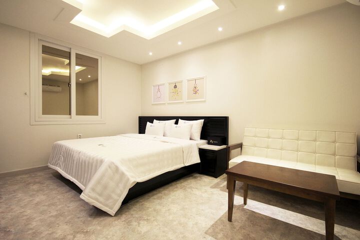 Room 3 of 22