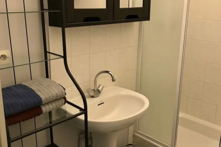 Room 7 of 14