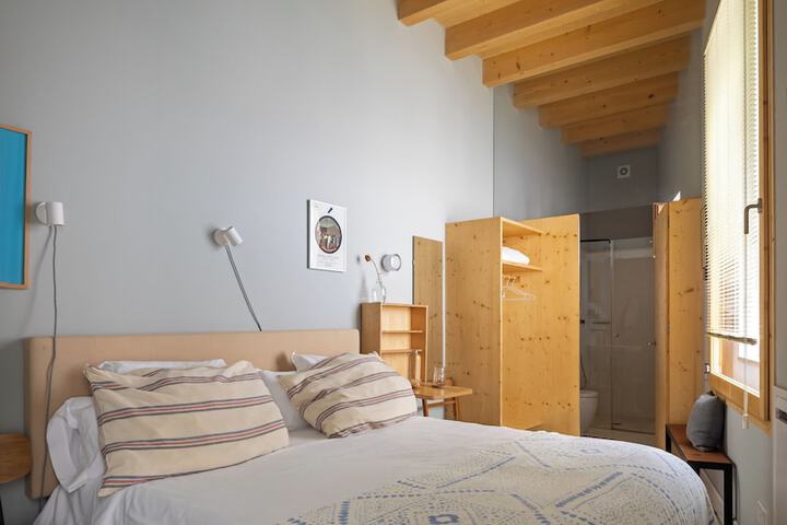 Room 20 of 49
