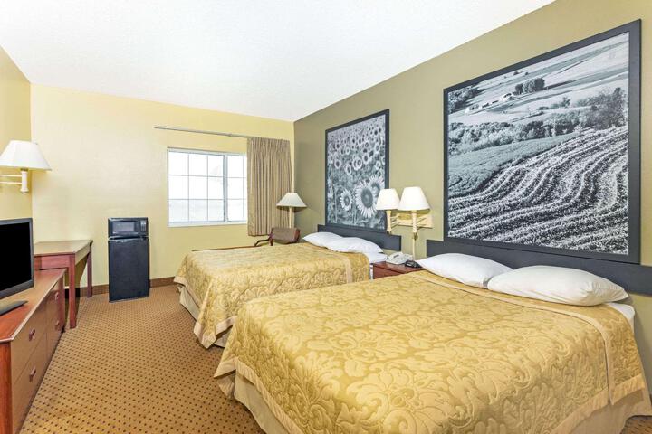 Standard Double Room (3 of 6)