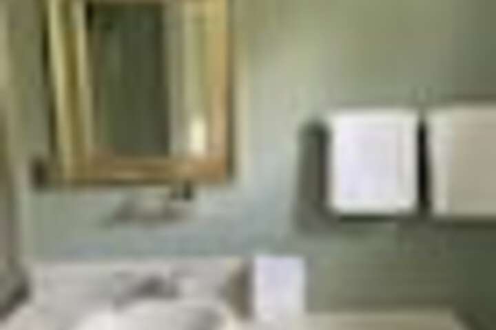 Room 215 of 246