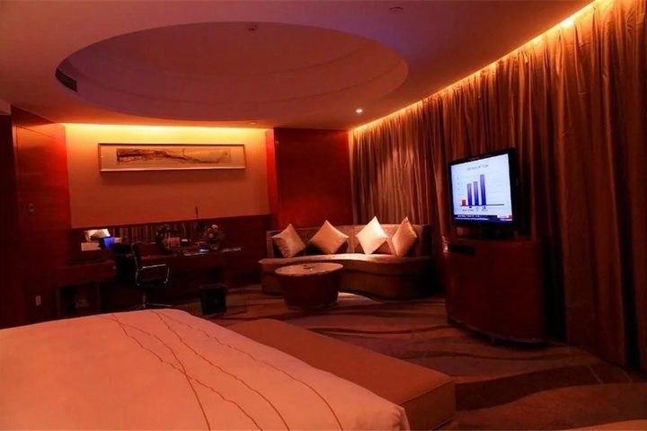 Room 3 of 25
