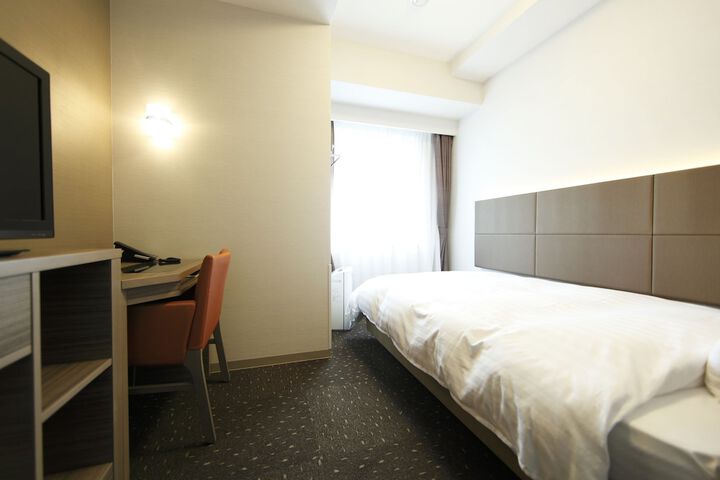Room 6 of 66