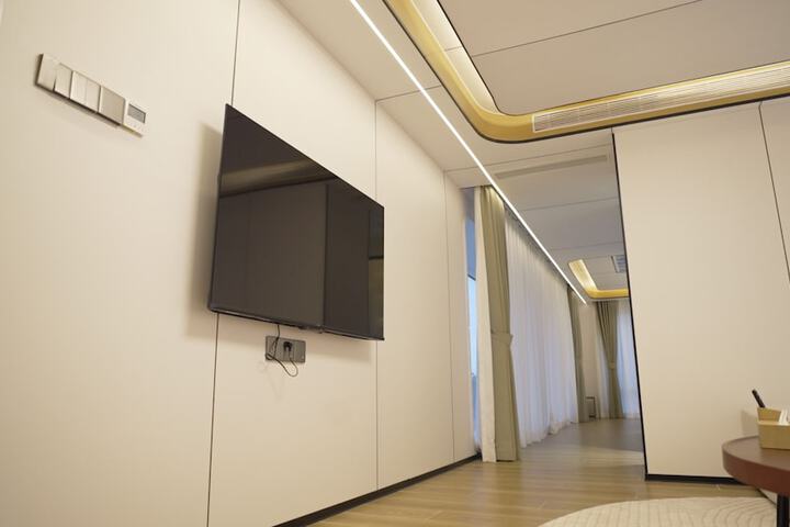Room 44 of 95