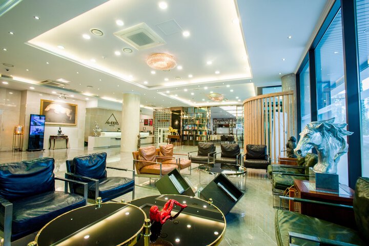 Guest Lobby