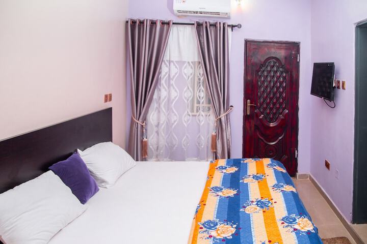 Room 5 of 7