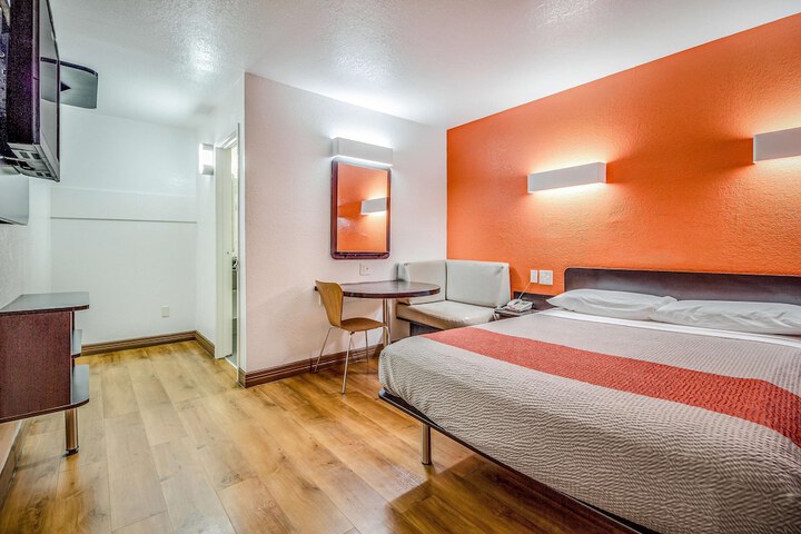 Room 34 of 125