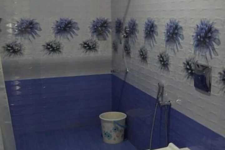 Room 7 of 8