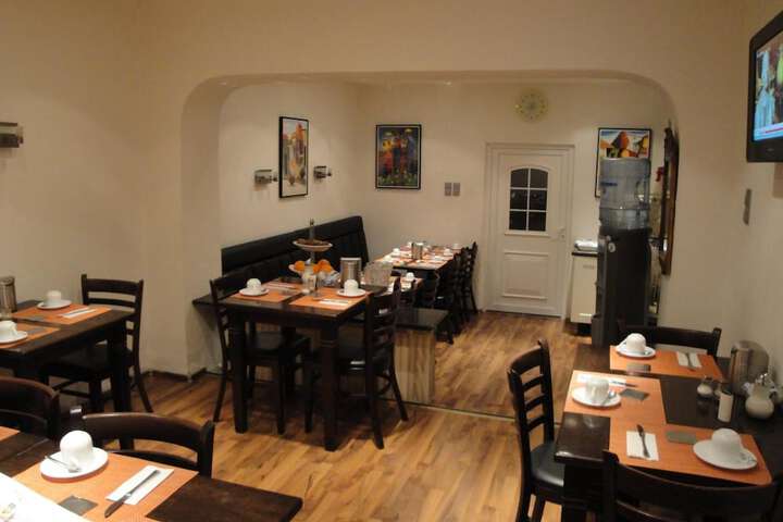 Dining 17 of 18
