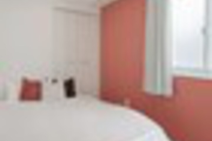 Room 17 of 42