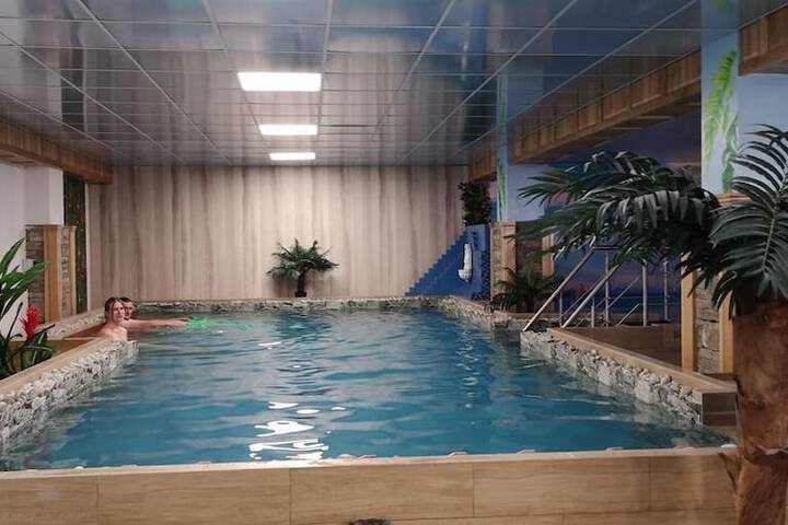 Pool 20 of 31