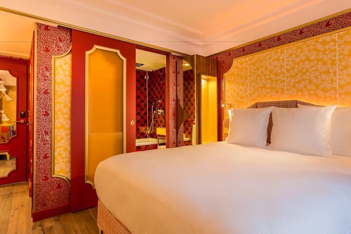 Room 34 of 87