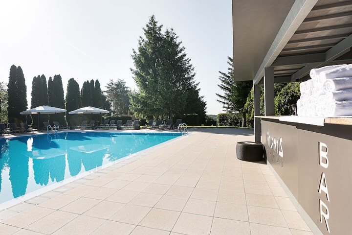 Pool 120 of 139
