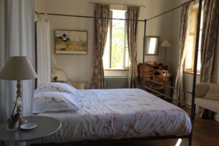 Room 35 of 49