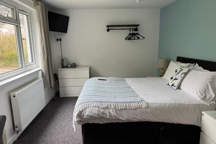 Room 2 of 32