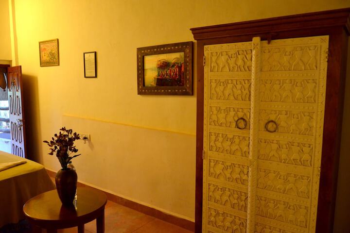 Room 2 of 48