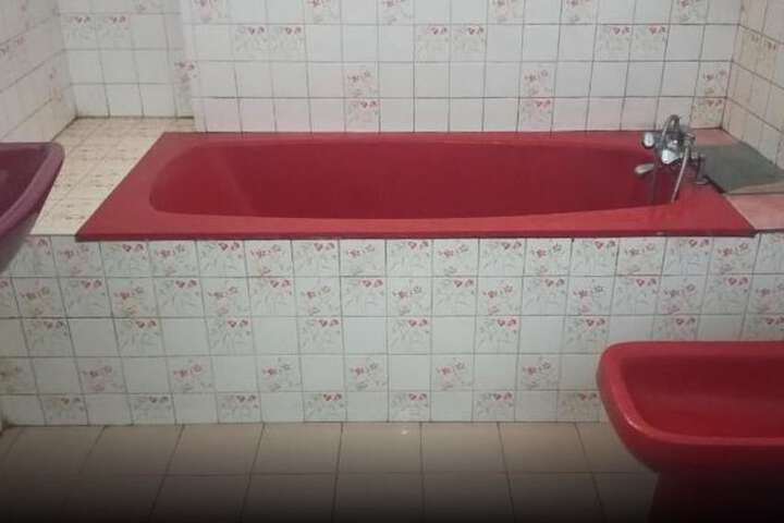 Room 5 of 8