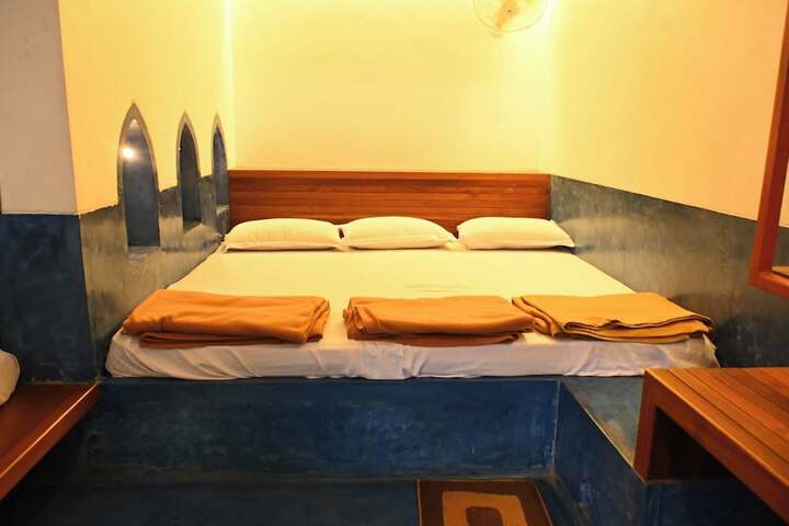 Room 12 of 47