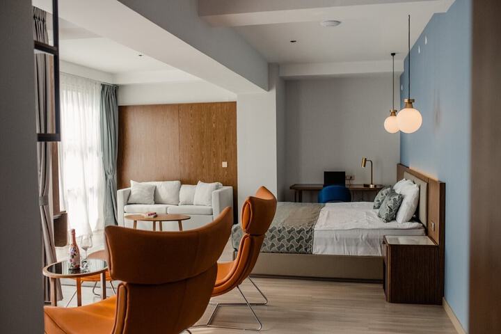 Room 17 of 46