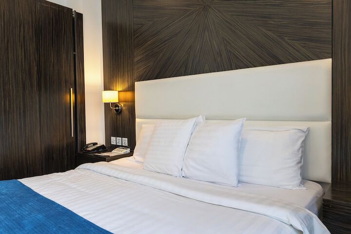 Room 18 of 60