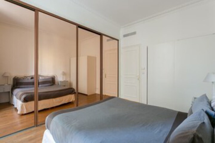 Room 7 of 24