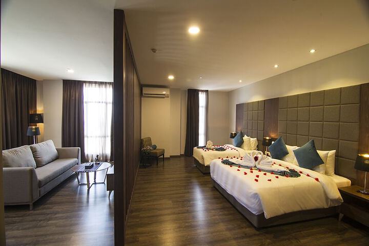 Room 6 of 22