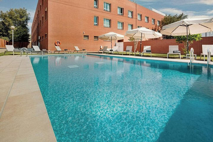 Pools & Facilities