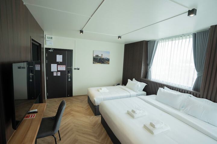 Room 64 of 96