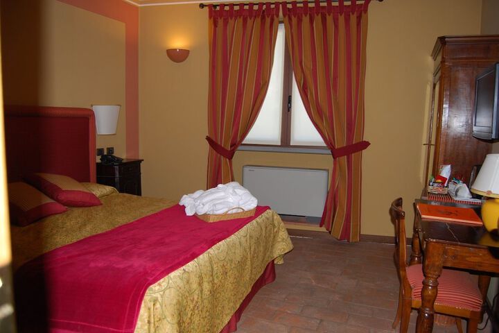 Room 5 of 35