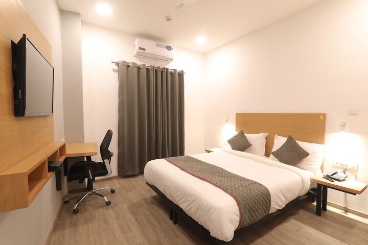 Room 7 of 24