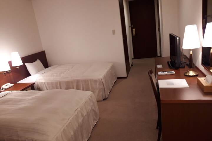 Room 5 of 19