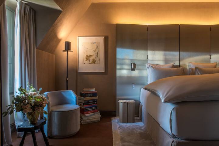 Room 6 of 48