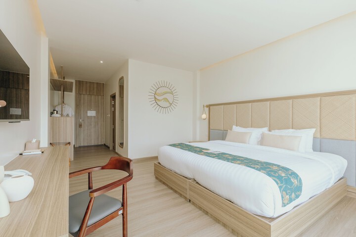 Room 4 of 25
