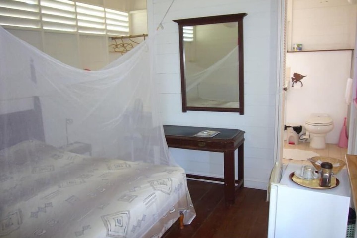 Room 35 of 170