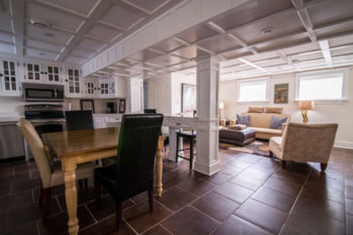 Room 8 of 9