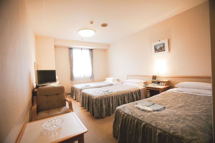 Room 11 of 31