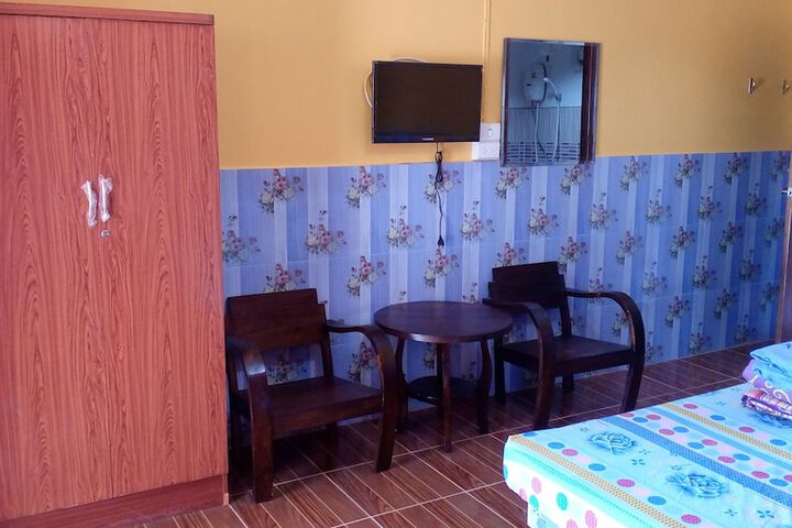 Room 5 of 79