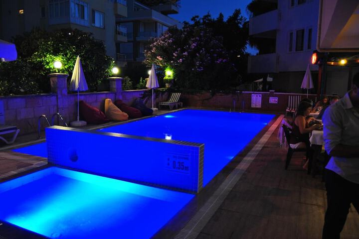 Pool Hotel