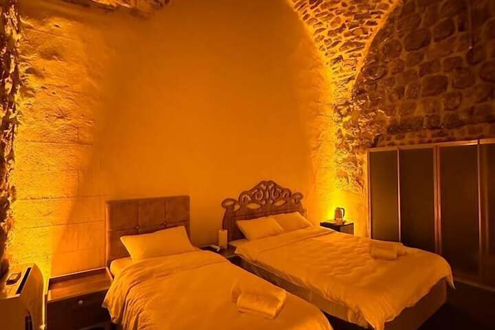 Room 5 of 15