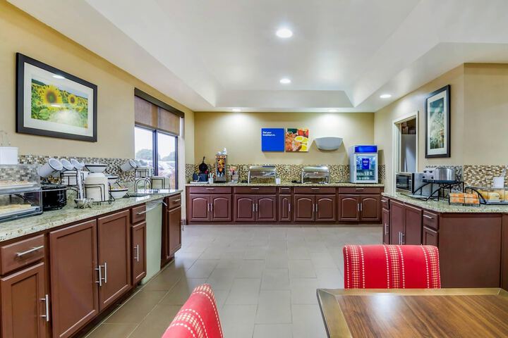 Breakfast area