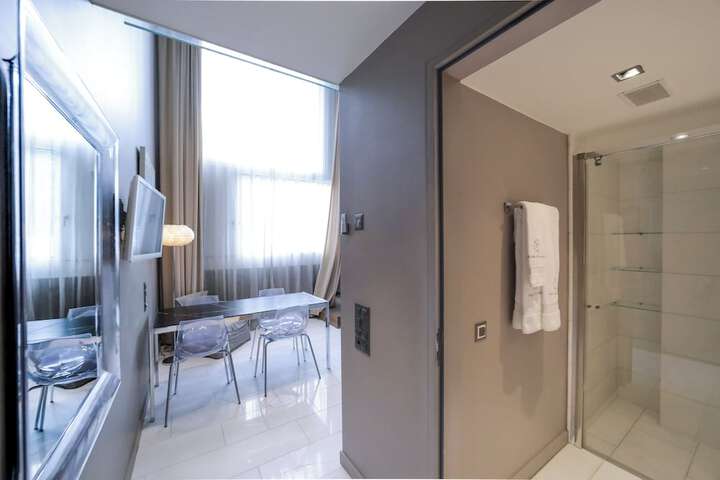 Room 48 of 124